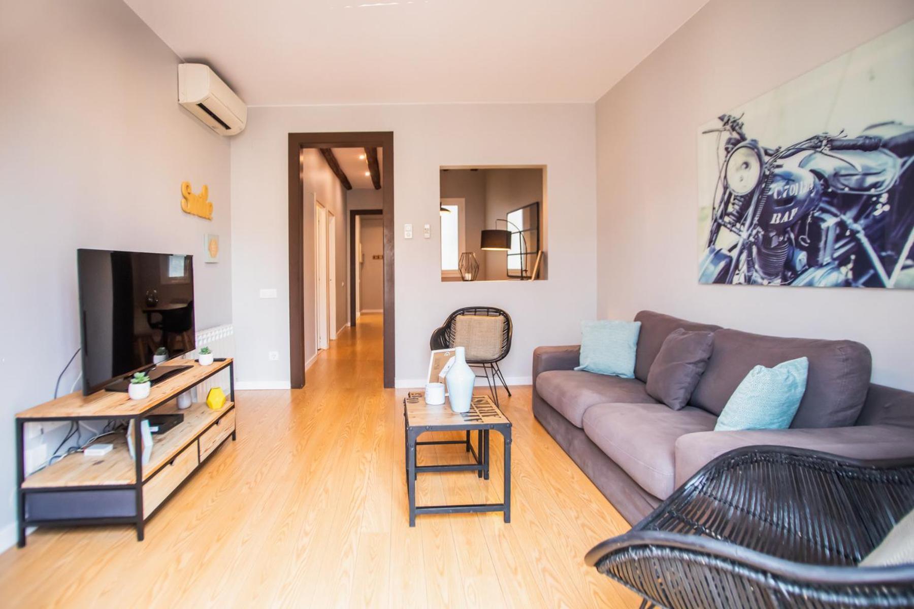 44mal1084- Bright 2br *