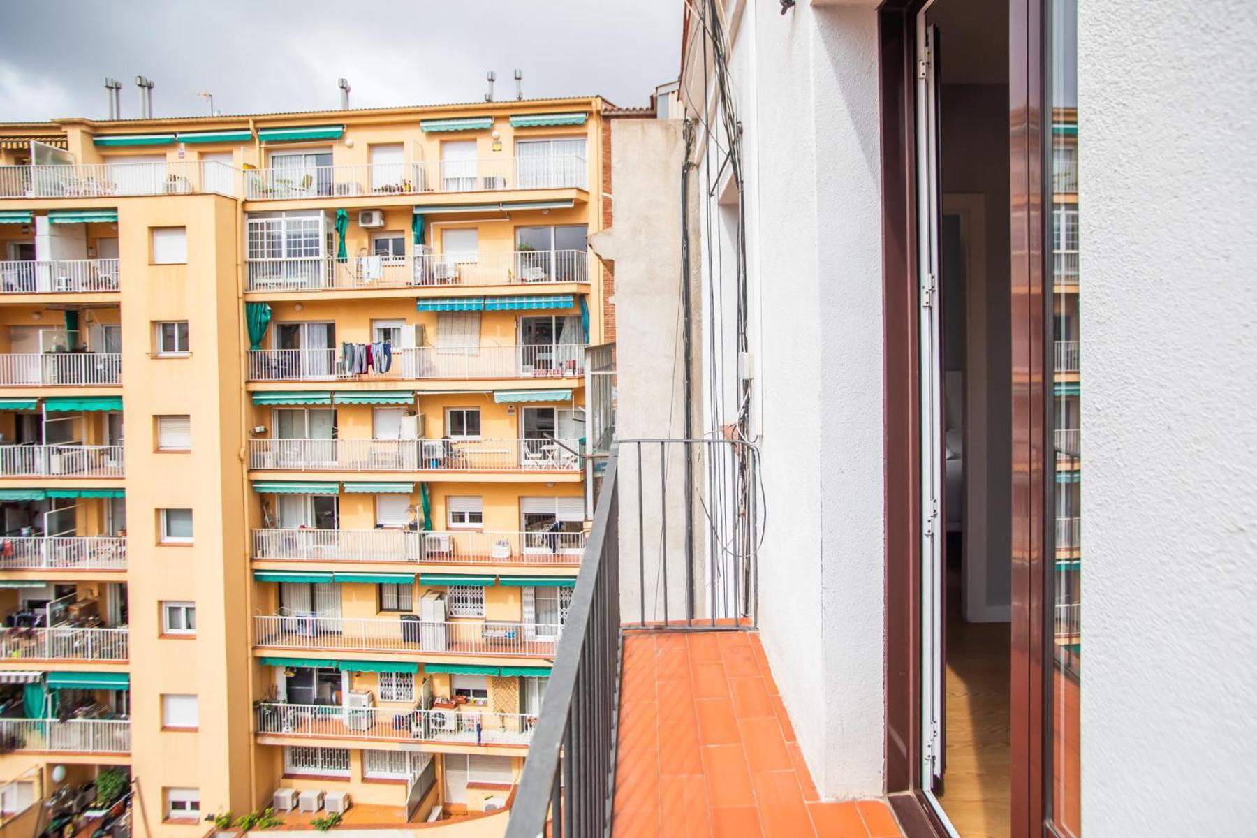 44mal1084- Bright 2br Barcelone